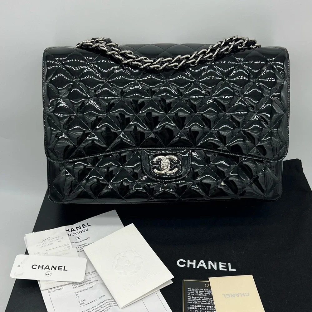 Authentic Chanel Classic Glossy shimmery black Patent leather Maxi single flap - Picture 4 of 17